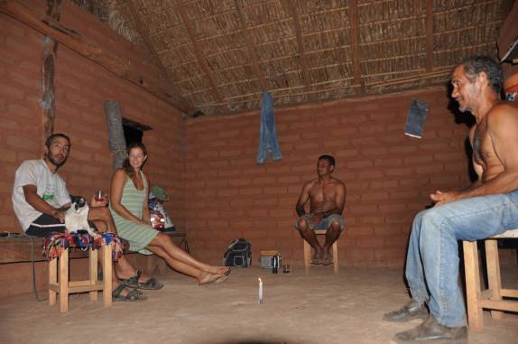 Dedo de prosa com o Jaime e o Nilvan, que nos receberam tão bem na comunidade de Riozinho, região de Alto Parnaíba - MA